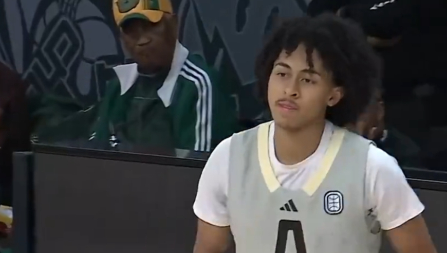 连续得分上双！混血后卫朱正首发出战25分钟8中7得到20分3助2断