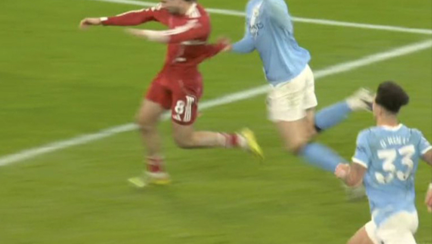 曼联离欧冠又近一步，利物浦自杀式输球又输人！卡里克安排加班备战西汉姆