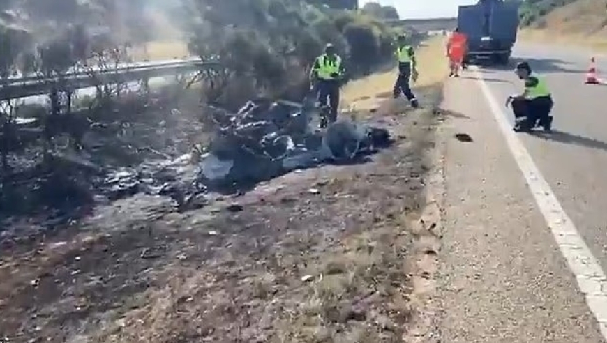 若塔车祸现场图片曝光：兰博基尼被烧成灰烬，超车侧翻爆燃出火球
