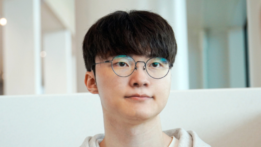 Faker采访再次提起Uzi，直言第一个想到他，很想跟他再次交手