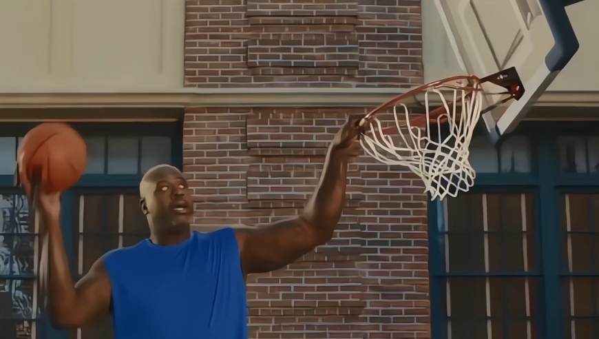 众所周知任何东西到了奥尼尔手里都会变得特别小