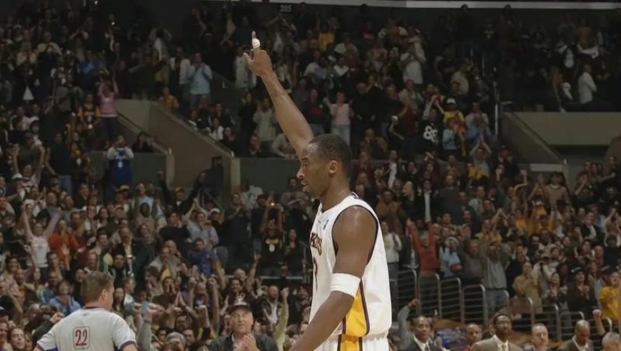 阿德巴约的83分 40多岁看球30多年的球迷不得不说一句：咱能体面点吗