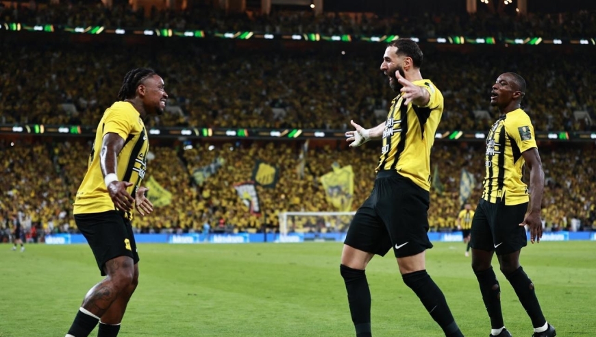 天助C罗：0-1，C罗争冠劲敌输球输人+多赛一场落后利雅得胜利4分