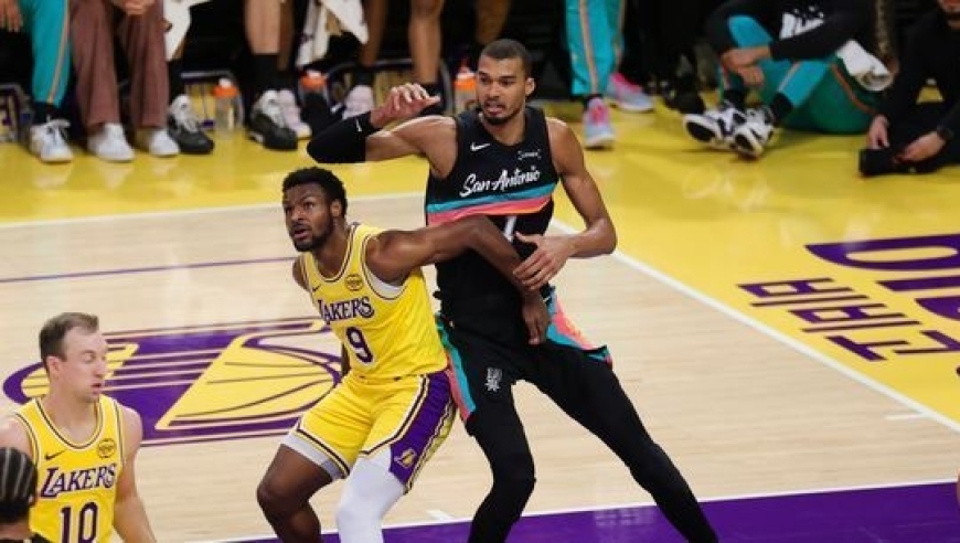 数据帝：40+12！文班变NBA历史首人 一人45次犯满离场创现役纪录