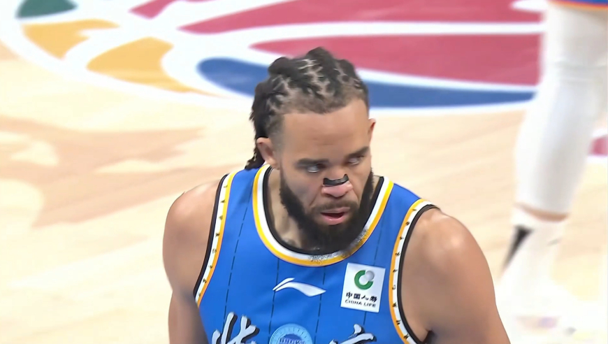 攻防碾压！麦基突破还礼转身单臂暴扣 回防时顺势送出遮天大帽