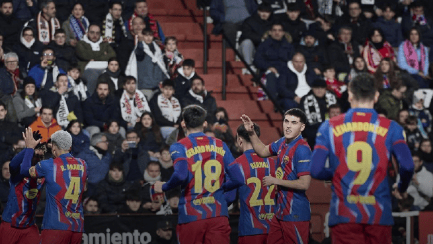 每体为巴萨评分：阿劳霍、亚马尔8分居首，莱万仅5分