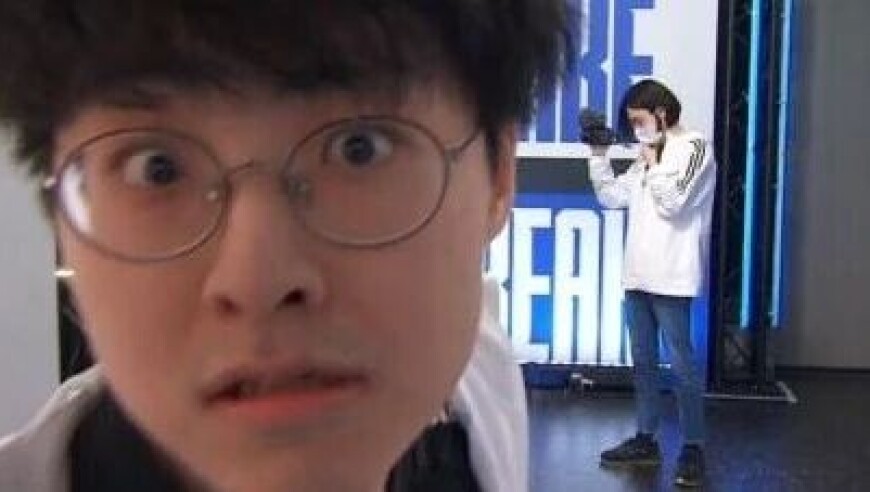 S11冠军功臣是火鸡面！某选手赛前吃三倍辣火鸡面导致状态奇差！许哥让他别吃他硬要吃！