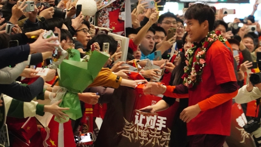 U23亚洲杯决赛后，两名球员开启留洋生涯！日本队长奔赴荷甲，中国队长登陆英超