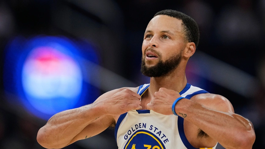 里程悲！库里34+9生涯得分超文斯卡特 logo超远三分太神