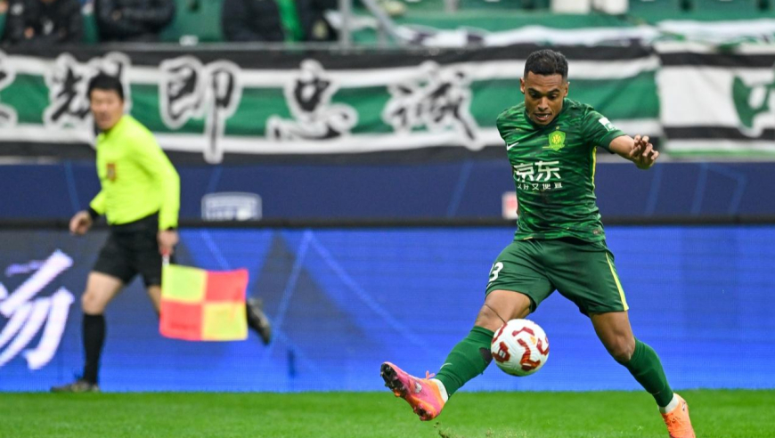 惊艳！国安达万超远重炮直挂死角破门，颜骏凌惨变神仙球背景板