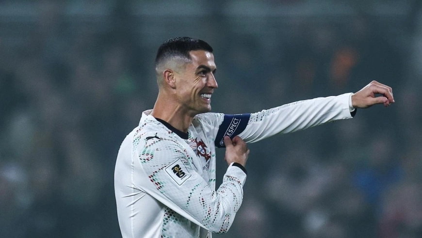 0-2大冷门，葡萄牙遭世界第62掀翻，C罗做哭泣手势嘲讽对手+染红