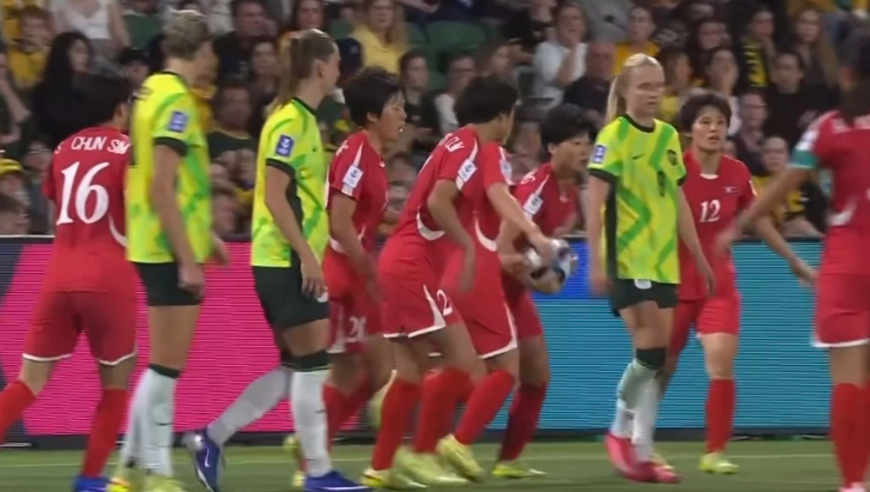 还有机会！朝鲜女足前场打出精妙配合 蔡恩英门前铲射为球队扳回一球