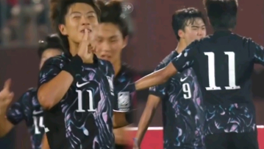 崩了！U16国足3分钟连丢2球，韩国功臣手指放嘴+C罗式Siu庆祝
