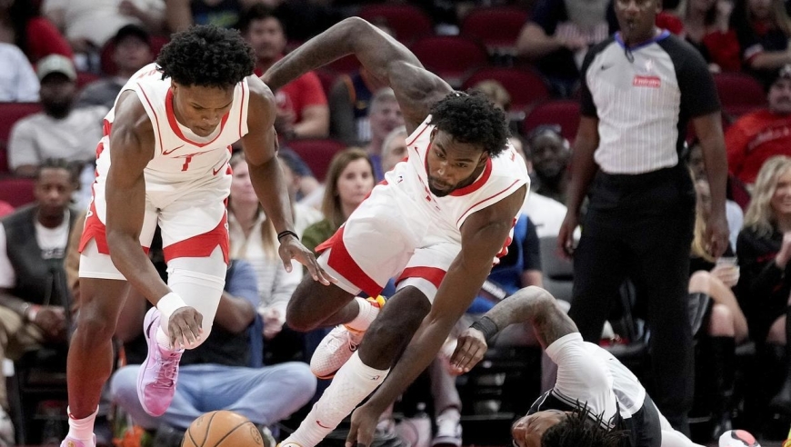 首发后4战全胜！火箭24岁大闸崛起！斯通骑虎难下，大合同无悬念