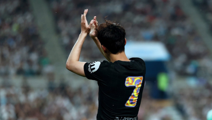 哭哭！孙兴慜告别战又哭了，好友开球，双方球员列队+6.5万人鼓掌