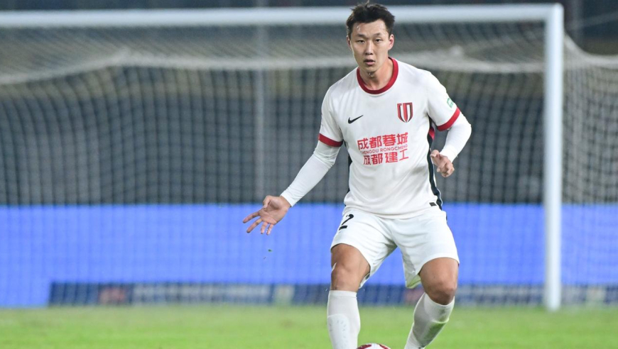 李扬战犯级发挥！回看成都亚冠被神户进两球全过程，眼神防守+送点