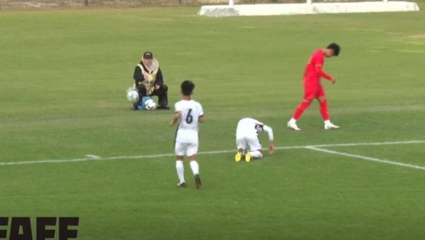 随着中国男足3-0，日本0-3，东亚锦标赛终极积分榜出炉：中国第三