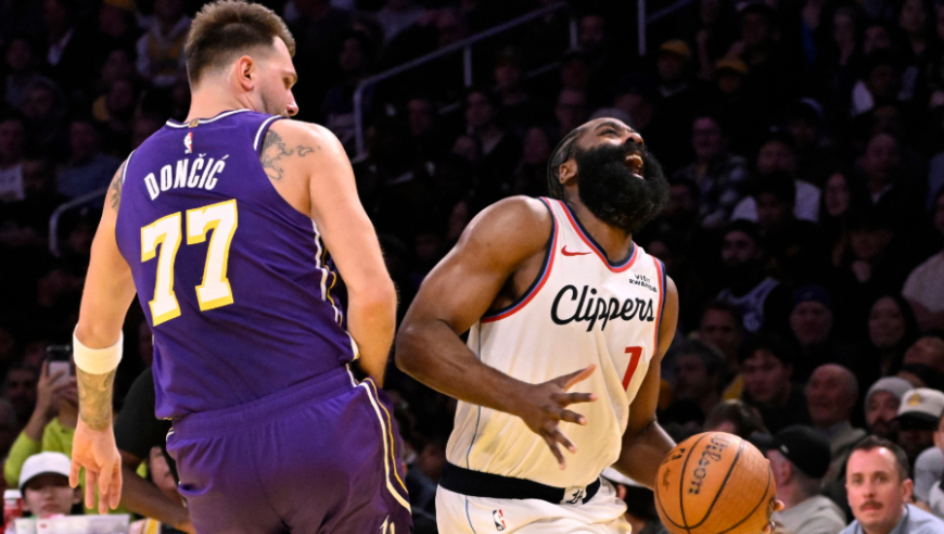 年薪5260万，场均17分8助！从球队老大打成三当家，湖人或许失算