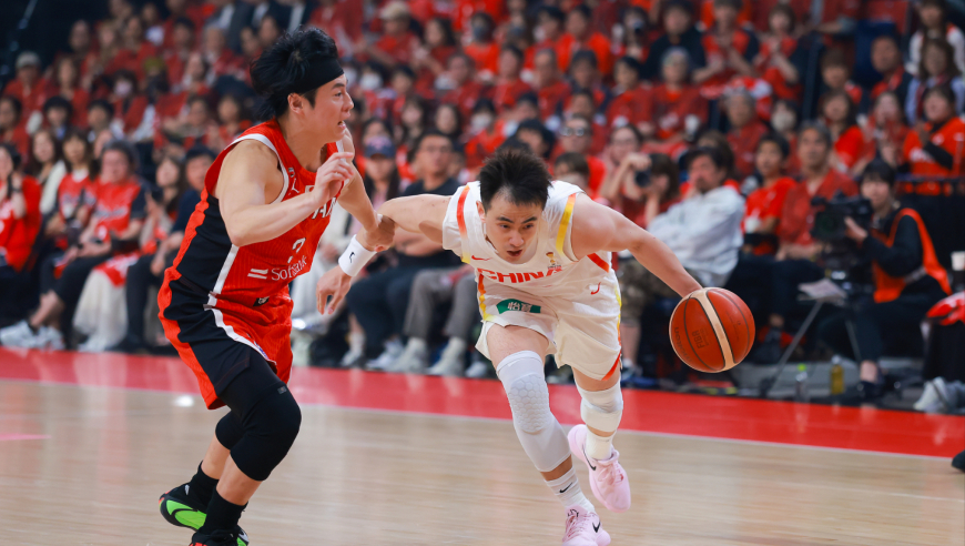 无惧主场哨！中国逆转日本生死时刻：裁判黑哨抢戏 赵继伟2+1收比赛