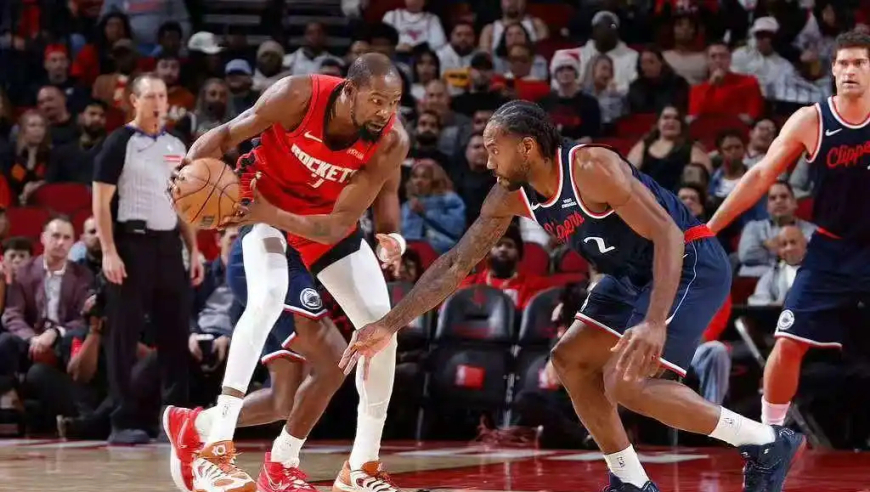 有情况，泰伦卢可能要告别快船主帅，他和老里到底谁更糟糕