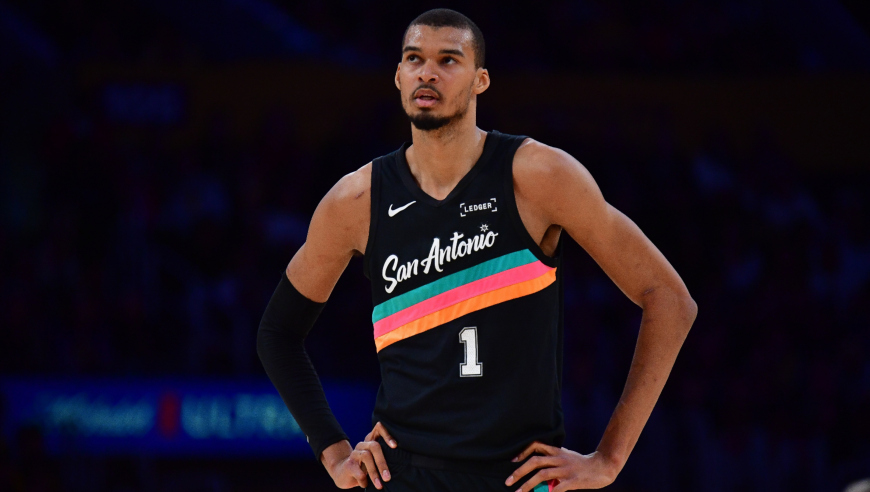 少林神僧！文班亚马vs国王统治级表现：狂轰28分15板6助攻4帽！