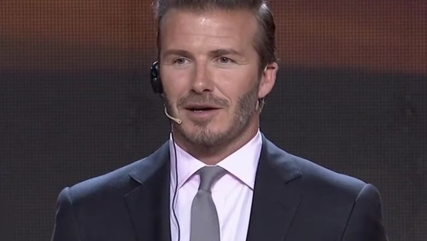 女观众提问贝克汉姆：你的明星价值大于球员价值，承认吗？小贝回答太巧妙