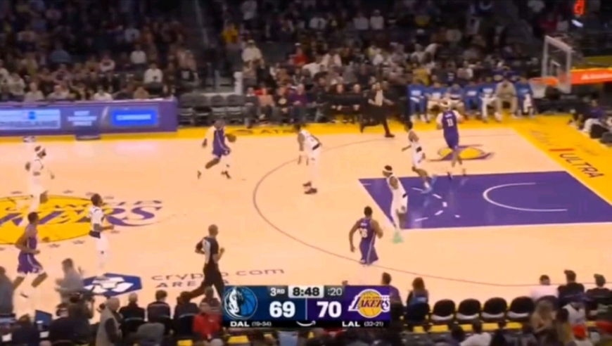 詹姆斯超越马龙打出最老三双纪录!