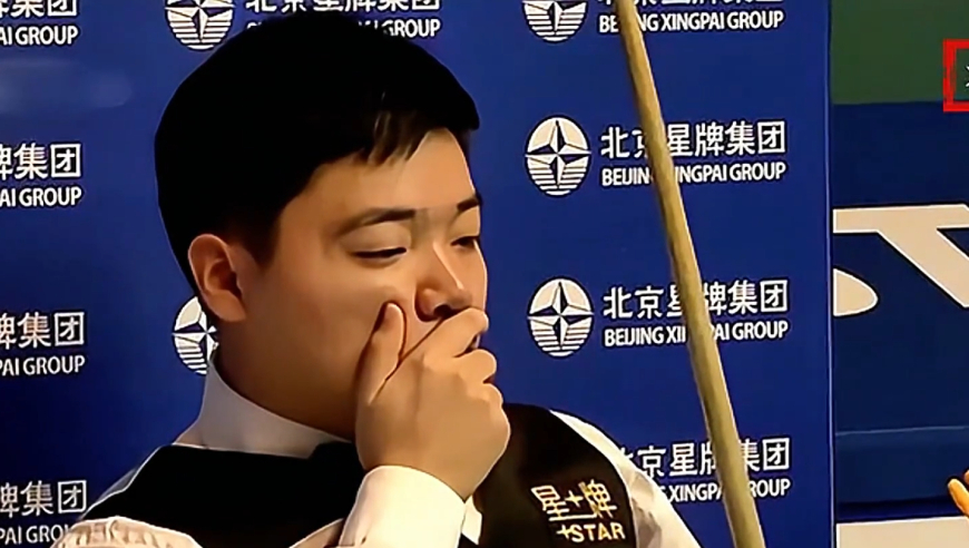 体坛名场面｜丁俊晖置之死地而后生！刁钻斯诺克完成逆转，硬是把金龙防懵了！