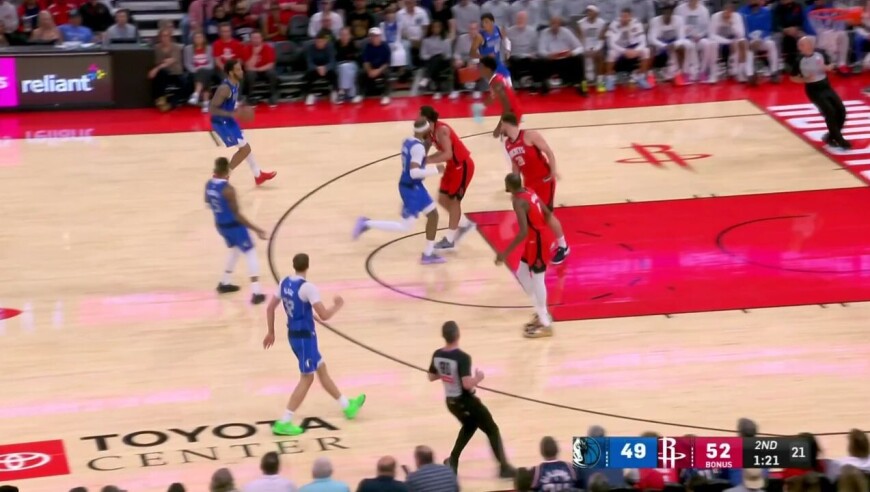 NBA常规赛：独行侠vs火箭丨【集锦】独行侠102-110火箭 火箭3人上20主场胜独行侠取4连胜