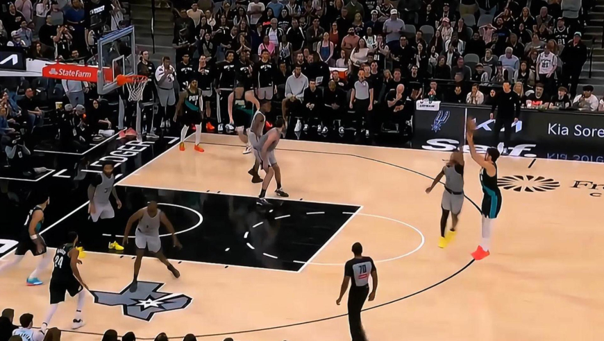 开拓者马刺生死时刻：阿夫迪亚关键三分 马刺崩盘一分钟未得分