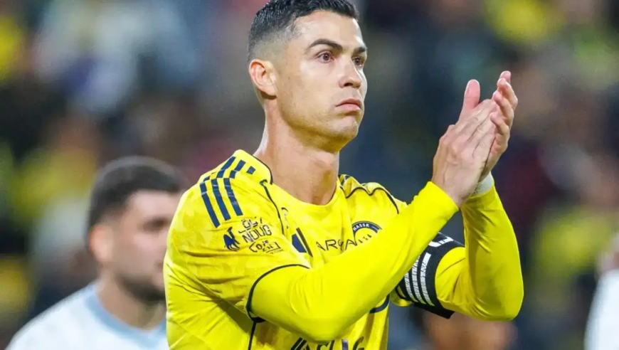 C罗很失望！胜利读秒直红绝平希望彻底破灭，球迷做哭泣庆祝贴脸开大