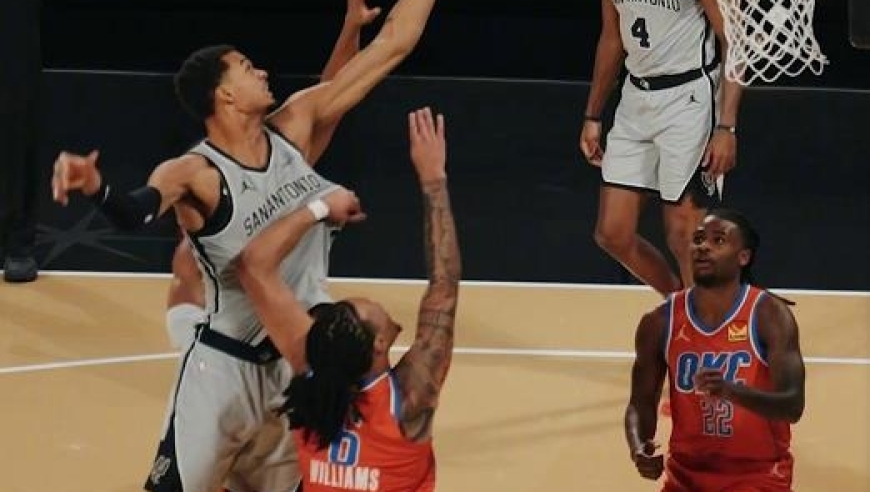 文班亚马打爆卫冕冠军，亚历山大29+4+5难救主，马刺终结雷霆16连胜