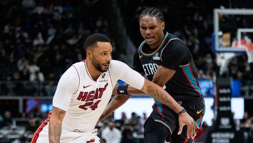 打到快船后悔！热火鲍威尔vs活塞36分全过程：7记三分+罚球定胜局