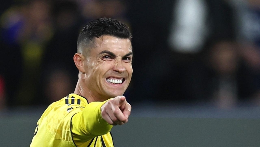 41岁还在进化！C罗梅开二度+30岁后500球，率队8连胜强势登顶