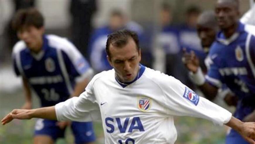 乌拉圭总统结束访华之旅，150人代表团成员中，竟藏着上海足球的老朋友！