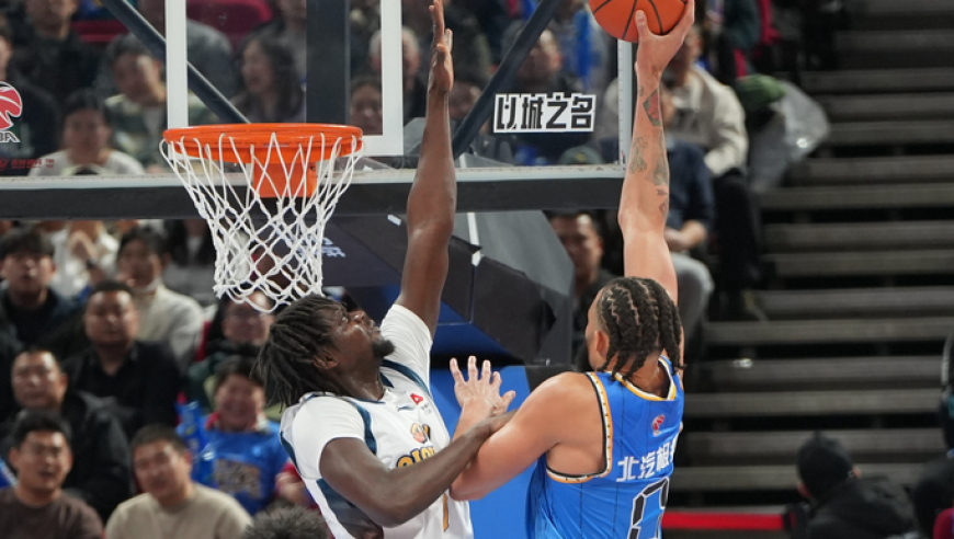 CBA生涯首秀！麦基12中5得12分6板3助 连续&ldquo;举火烧天&rdquo;引关注