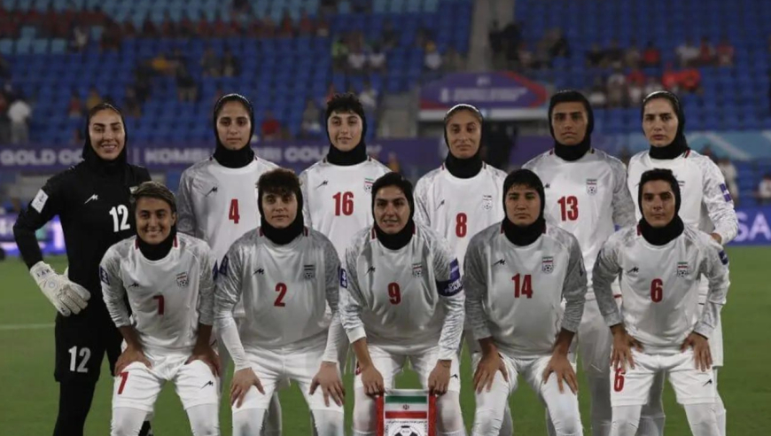 特朗普：美国愿接纳伊朗女足，但因家人遭威胁，部分球员冒死回国