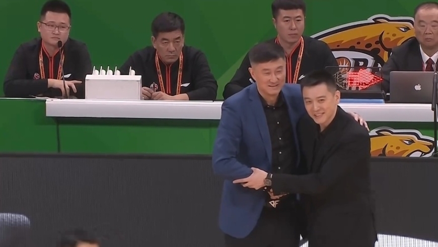 辽宁主场30分惨负广东引热议！球迷狂刷官媒&ldquo;人家是外援 我们是外国人&rdquo;