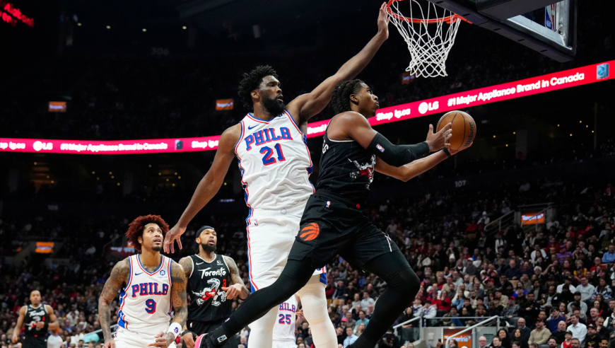 13日官方十佳球：恩比德单臂劲爆隔扣 西亚卡姆抛投准绝杀