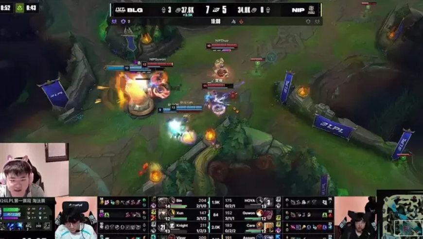 BLG只要进攻，N P就防守不住啊！Uzi看Knight炸弹人7杠2伤害爆炸血虐NIP！