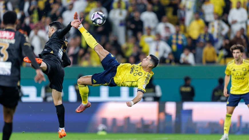 沙特联：利雅得胜利4-1赛哈特海湾 C罗倒钩破门 菲利克斯传射