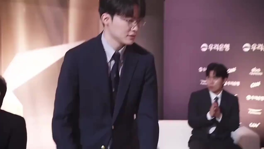 faker可以竞选韩国总统吗？ 他距离青瓦台还有多远？