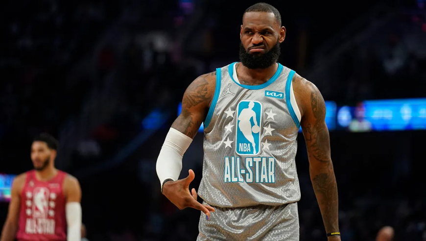 篮不住嘴｜库里能进全明星首发，为什么詹姆斯不可以？