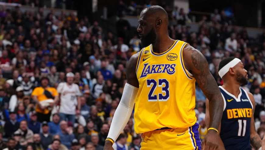 导16分大逆转！詹姆斯19+9+8集锦：接连炸裂暴扣解说惊呼