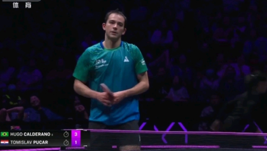 太刺激了！雨果上演背后击球 在第9个赛点才成功兑现