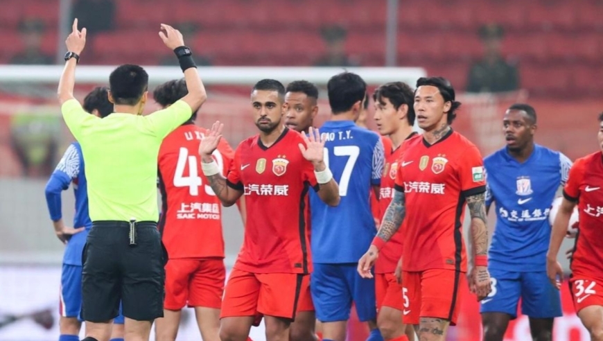 国外豪门为香港大火发声+国内球队尚未表态 名记：中国足球烂掉了