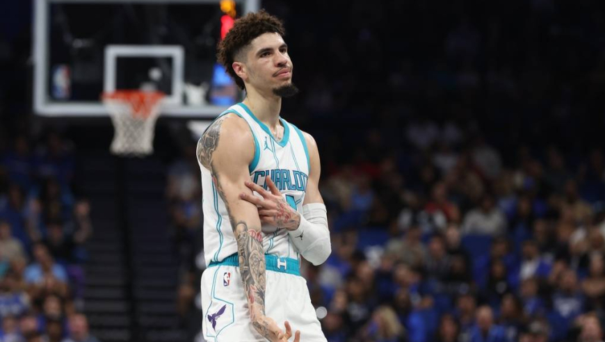 7日NBA官方十佳球：里夫斯助海斯暴力隔扣 三球成功收集到脚踝