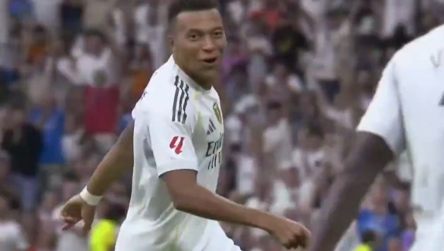 体坛记忆｜情商+智商甩隔壁老铁几条街！姆巴佩接受马卡报采访直言：能被拿来和C罗相提并论很自豪