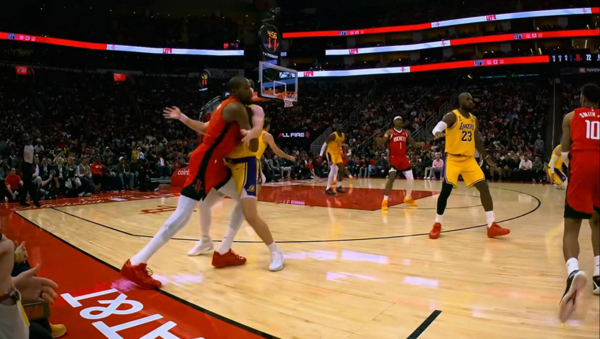 死神也上头了！湖人里夫斯无限缠绕 杜兰特发怒推开里夫斯被吹恶犯