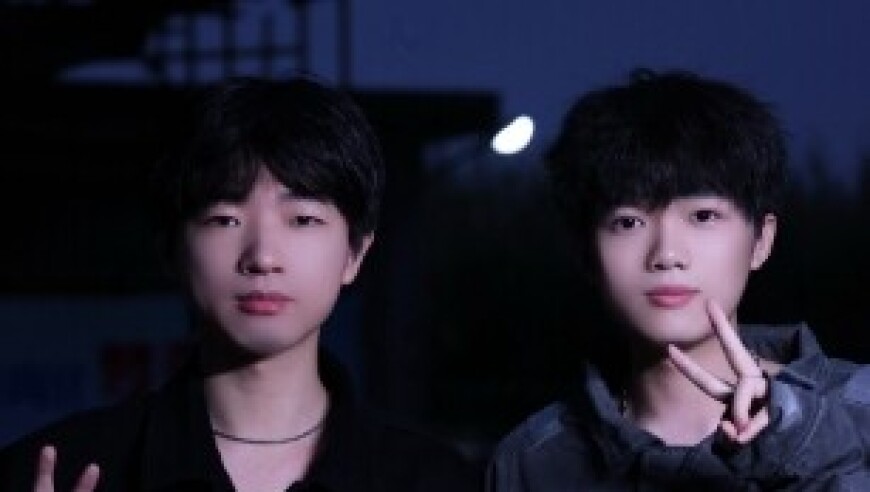 钎九不清冰，清清发布与老队友合照：常常见和好久不见